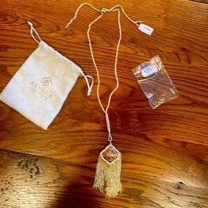 NWT Kendra Scott necklace and duster bag